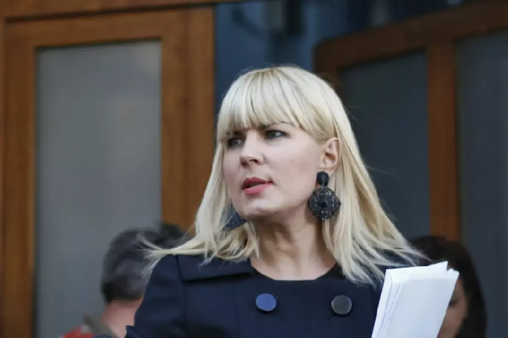 Ce mesaj a transmis Elena Udrea din închisoare, îndurerată că petrece sărbătorile departe de fiica ei: ”Le doresc un (…)