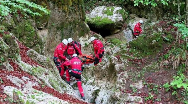 Turiști, recuperați de Salvamont de pe trasee montane