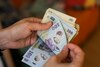 România introduce salariul minim adecvat. Cum va fi format şi ce beneficii conţine DOCUMENT