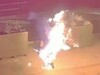 Momentul în care un bărbat vrea să incendieze un restaurant, dar își dă foc accidental la pantaloni. Acum e căutat (…)