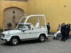 Vaticanul prezintă noul papamobil, un vehicul complet electric. „Fiecare detaliu este perfect”