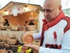 Artizanul care continuă și azi un meșteșug aducător de valută în comunism. „Șase ani am mers în Italia să-i învăț să (…)