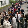 Vot prelungit în secții de votare din Moscova și București. Sute de alegători așteaptă să-și exercite dreptul electoral