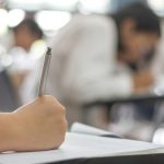 Elevii de clasa a 8-a încep luni simularea Evaluării Naţionale