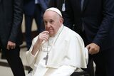 Vaticanul a publicat prima imagine cu Papa Francisc de la internarea sa în spital. Cum se simte Suveranul Pontif