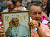 Papa Francisc „răspunde bine la tratament”, anunță Vaticanul. Starea Suveranului Pontif a fost stabilă în ultimele zile