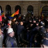 5 parlamentari AUR, audiați la Parchetul General. Toți sunt suspectați că ar fi coordonat protestele violente din (…)