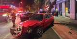 Accident spectaculos în Cluj Napoca: două mașini s-au ciocnit violent, iar una a rupt un stâlp