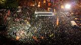 Haos în Istanbul, mii de oameni au protestat și s-au bătut cu polițiștii. Turcia a blocat accesul la rețele sociale. (…)