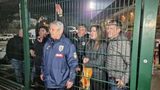 Gestul de susţinere pentru „tricolori” şi Mircea Lucescu înainte de antrenamentul oficial al naţionalei!