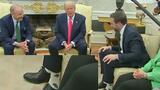 Donald Trump, reacție virala când i-a văzut CIORAPII lui J.D. Vance: Încerc să mă concentrez -VIDEO