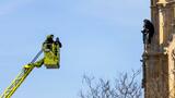 Bărbat, arestat după ce a escaladat celebrul turn Big Ben din Londra. 16 ore au durat negocierile- FOTO