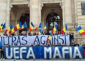 Protest la Muzeul de Istorie, la două ore după decizia UEFA » Cele două cuvinte scandate de ultrașii radicali din (…)